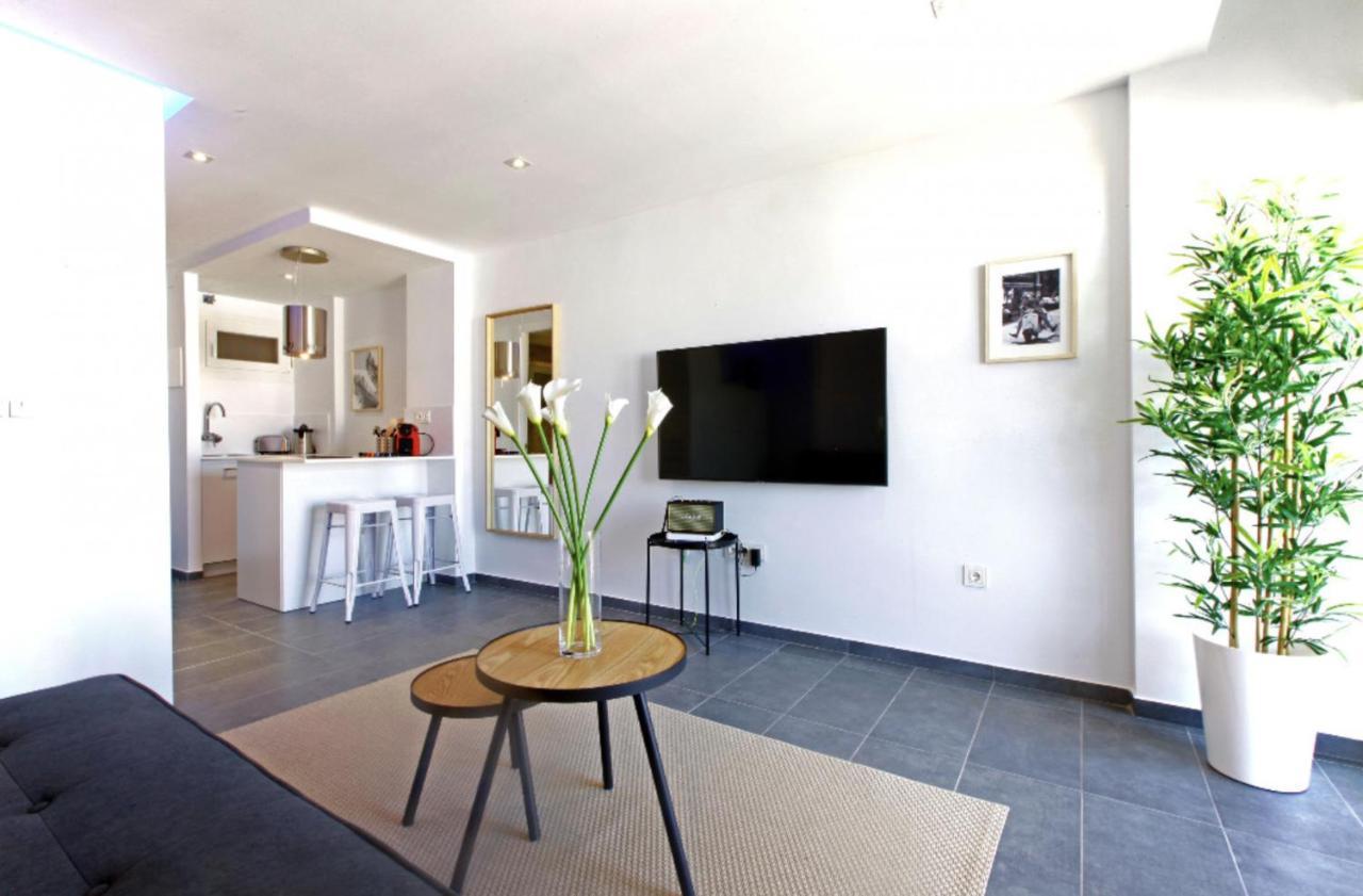 Precioso Apartamento Con Vistas Al Mar Y Piscinas Беналмадена Екстериор снимка