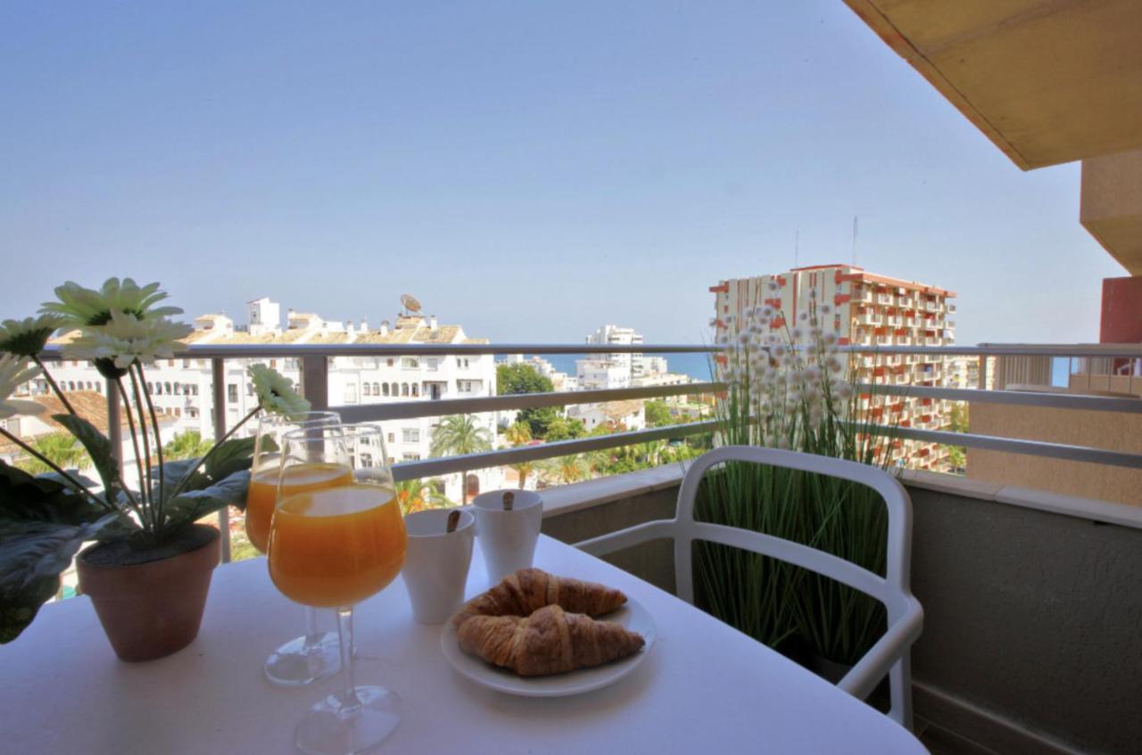 Precioso Apartamento Con Vistas Al Mar Y Piscinas Беналмадена Екстериор снимка